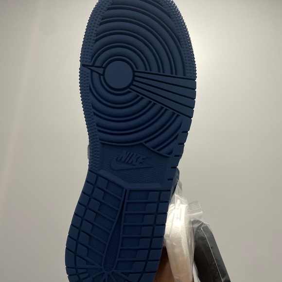 Air Jordan 1 Retro High OG GS “Dark Marina Blue” - Picture 4 of 7